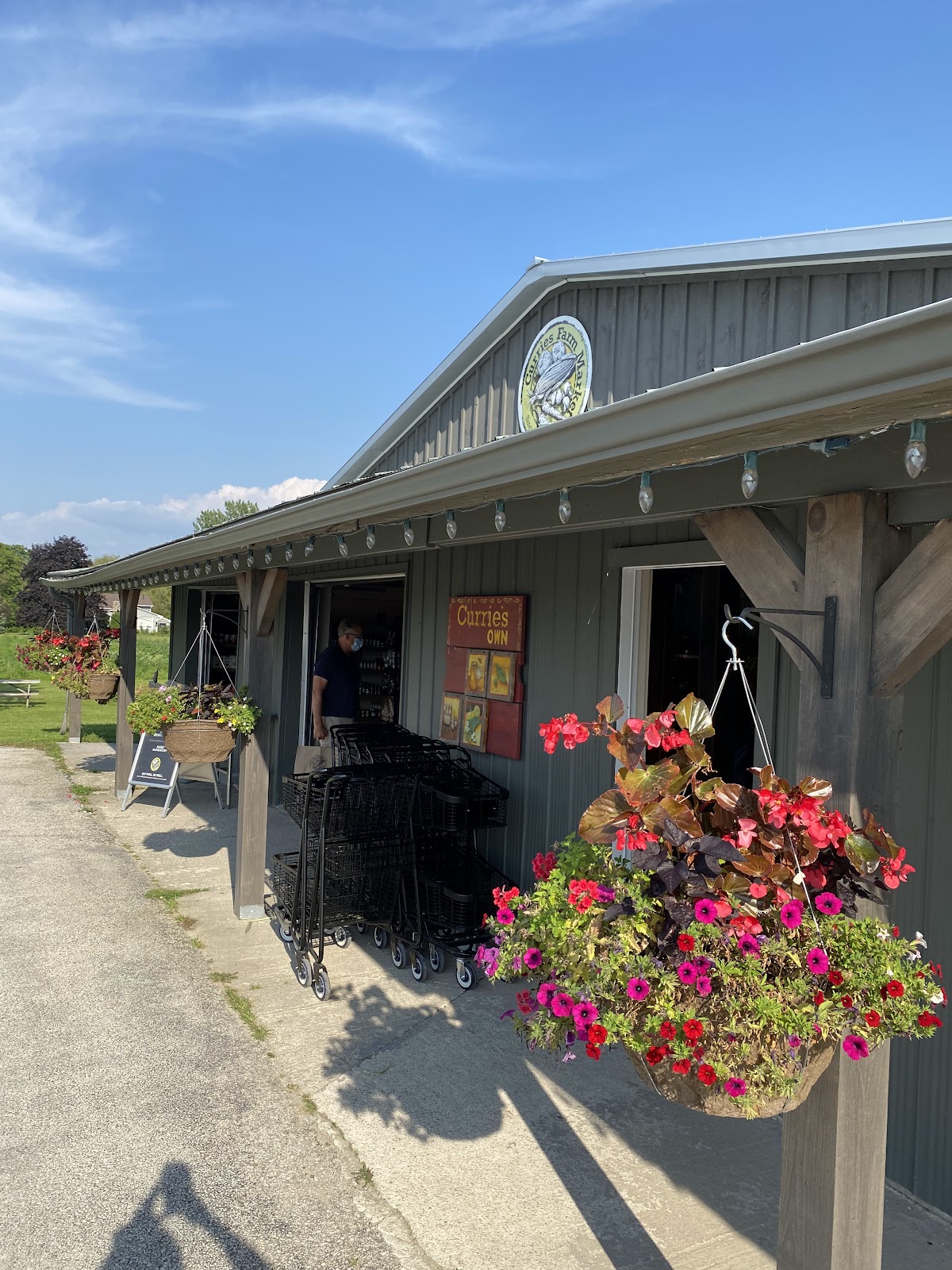 Currie's Farm Market featured
