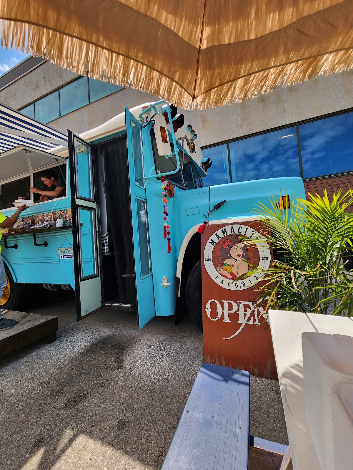 Mamacita Tacoria featured