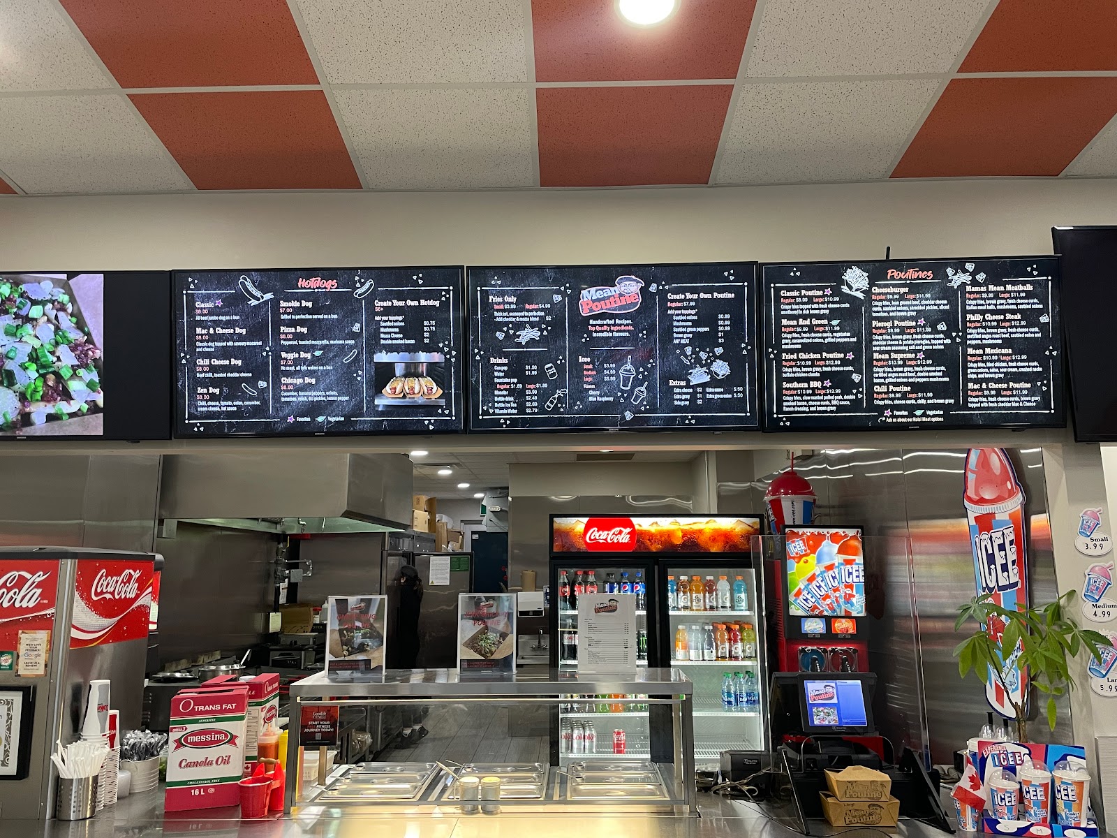 Mean Poutine Ajax photo 1