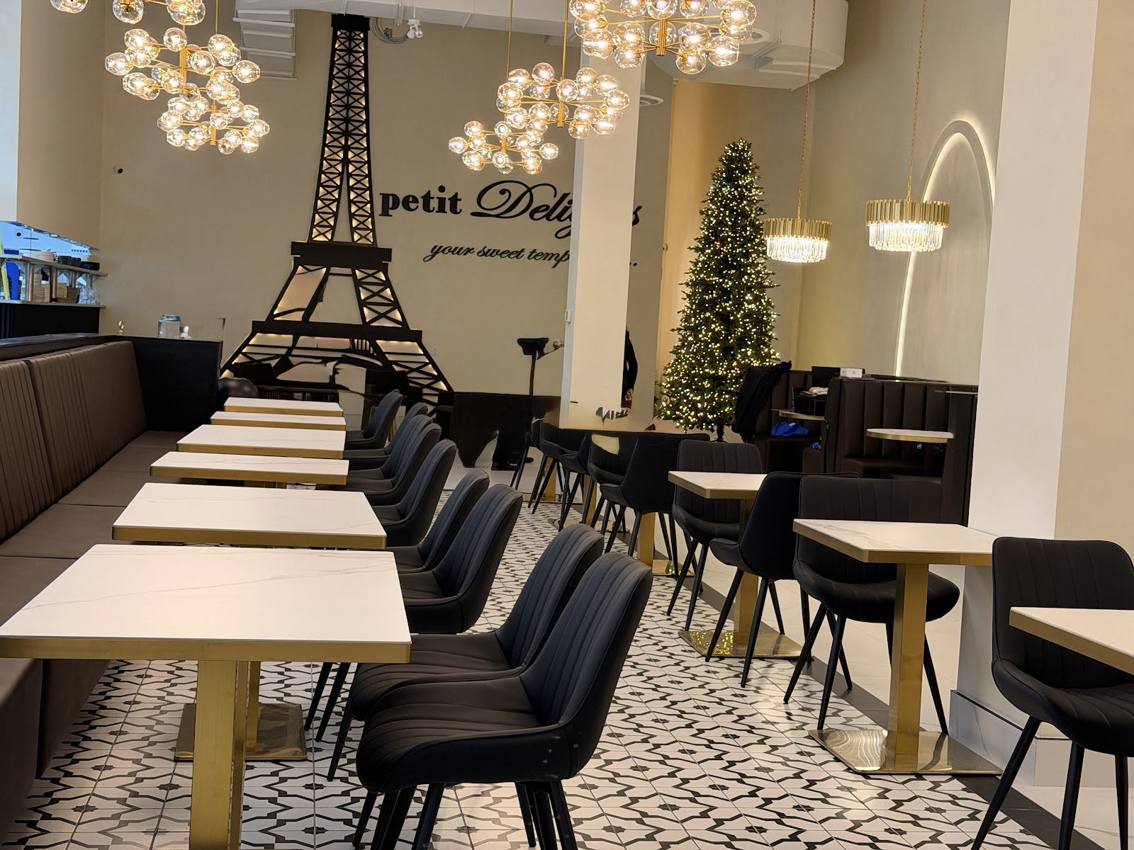 Petit Delights - Ajax featured