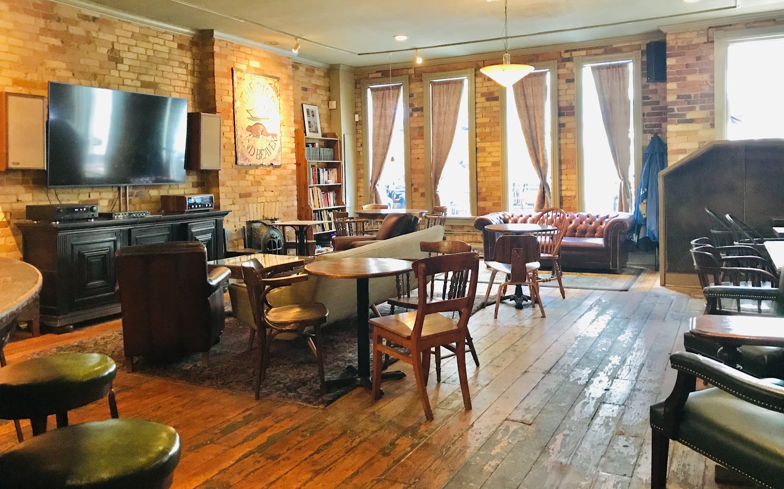 The Queen & Beaver Public House photo 1