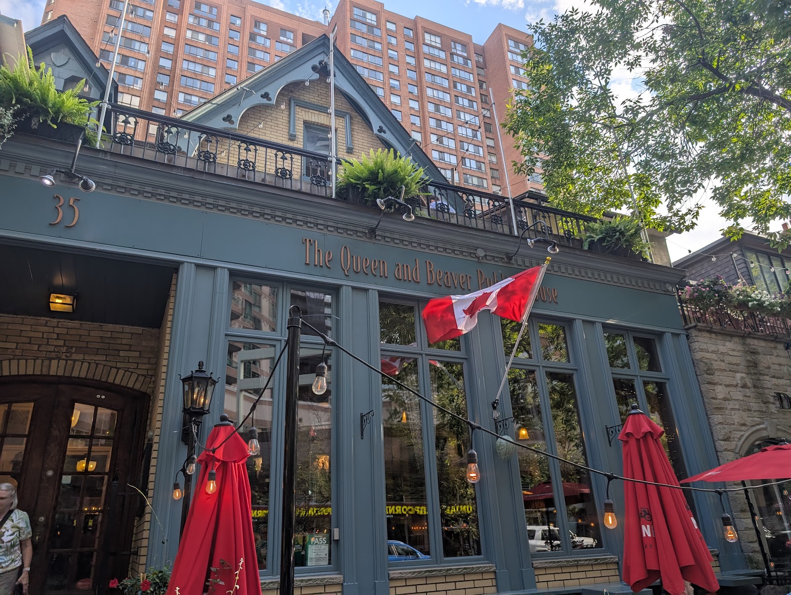 The Queen & Beaver Public House photo 3