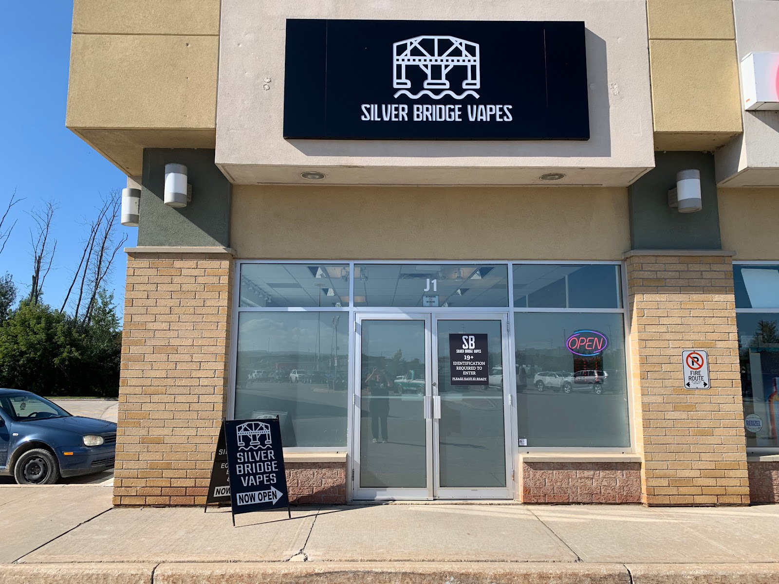 Silver Bridge Vapes Collingwood featured