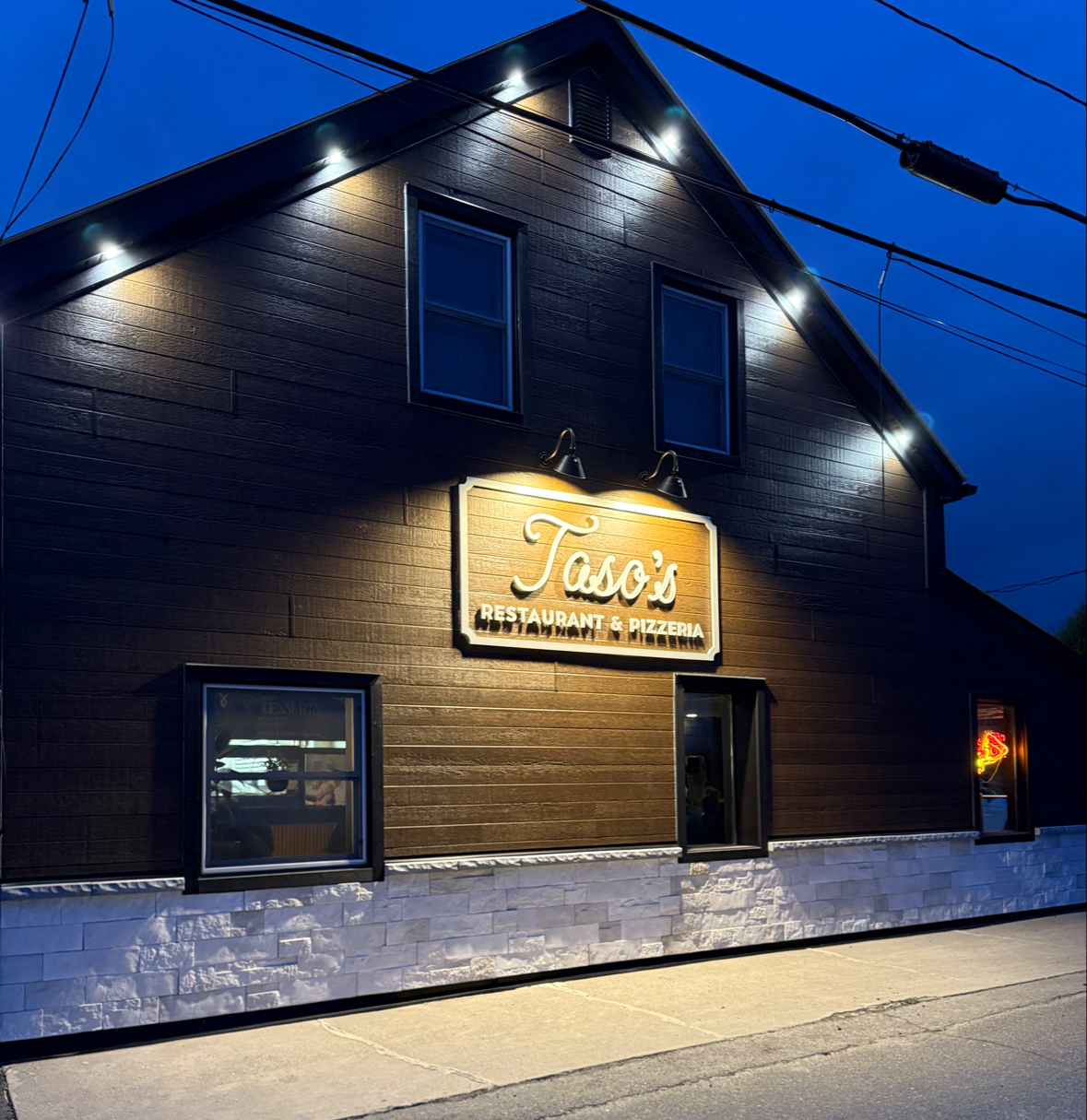Taso's Restaurant and Pizzeria featured